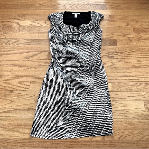 White House Black Market Dresses & Skirts - WHBM Ruched Cap Sleeve Knit Dress in Black & White